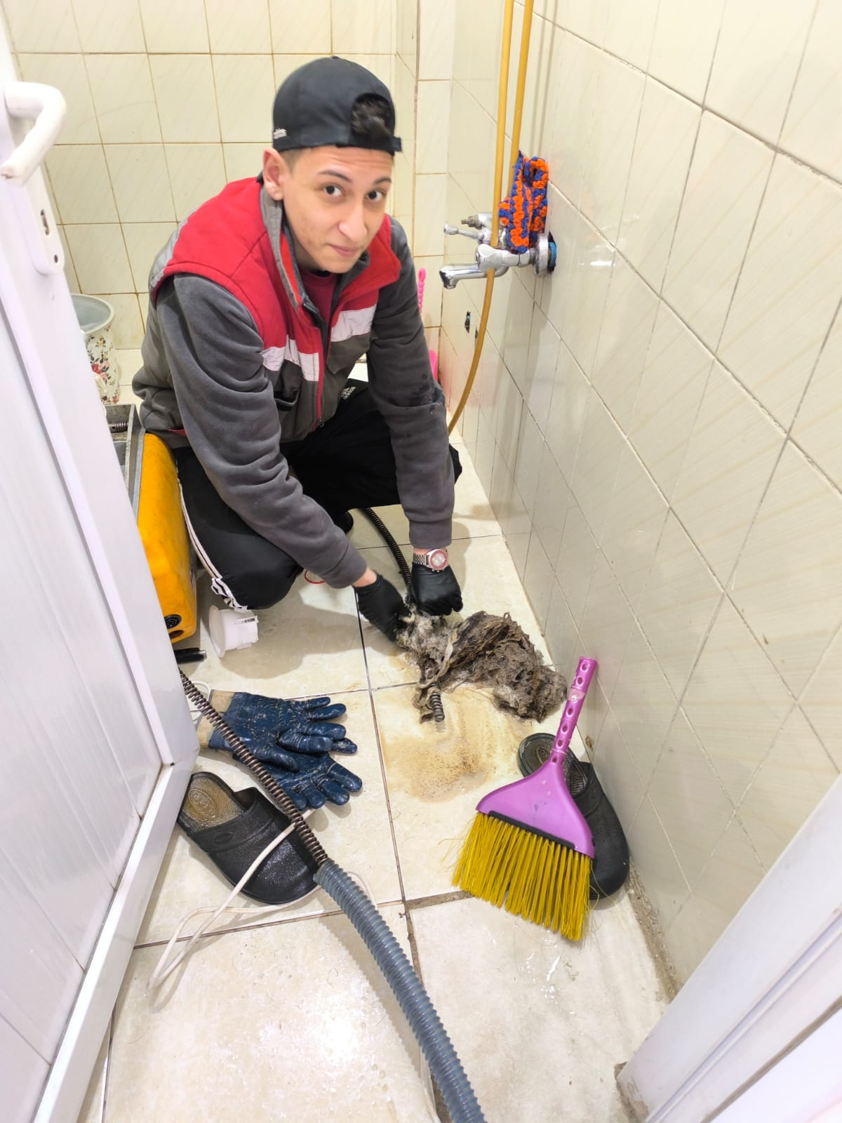 tıkalı tuvalet giderinden çıkanlar