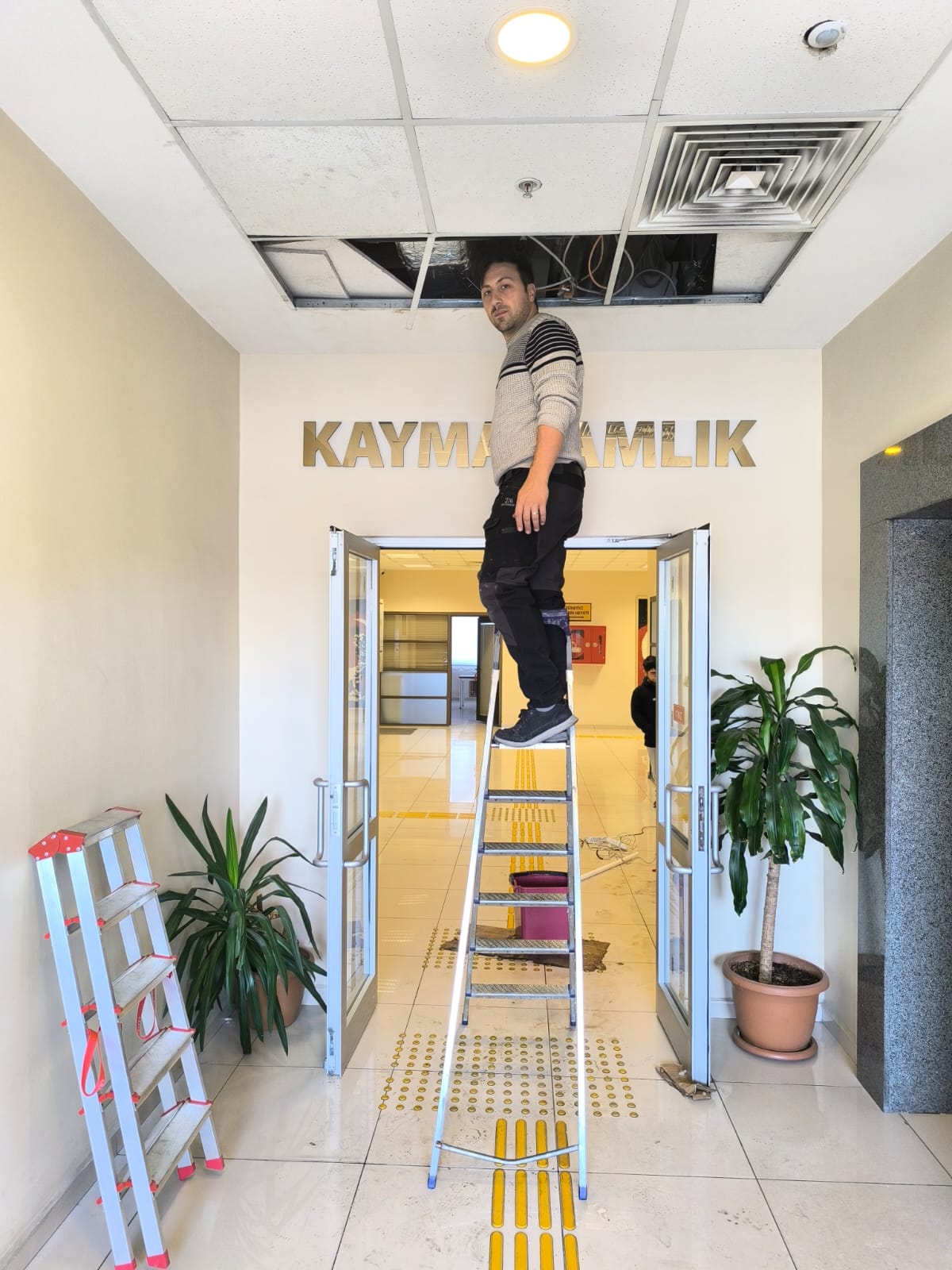 Tesisat kaçagı işlemleri